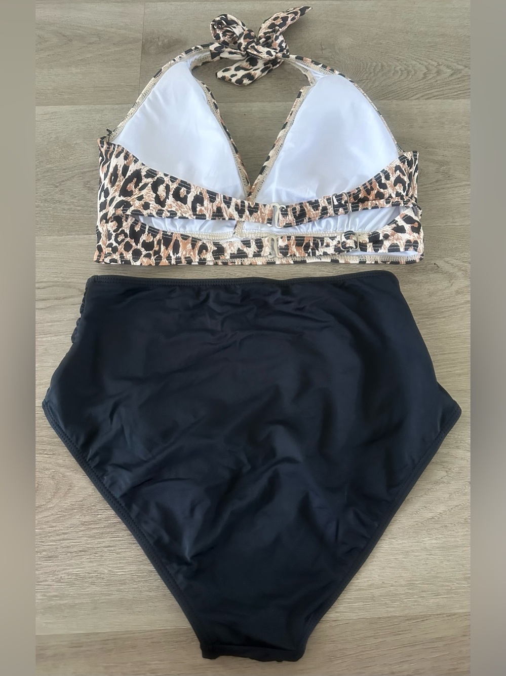 NWOT Women’s Leopard/Black Tempt Me 2 Piece Swim Suit Size Medium - Picture 4 of 7